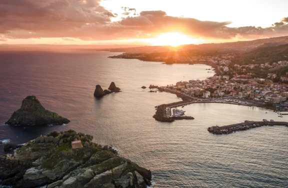 Tour in Barca ad Aci Trezza con Cena in Home Restaurant